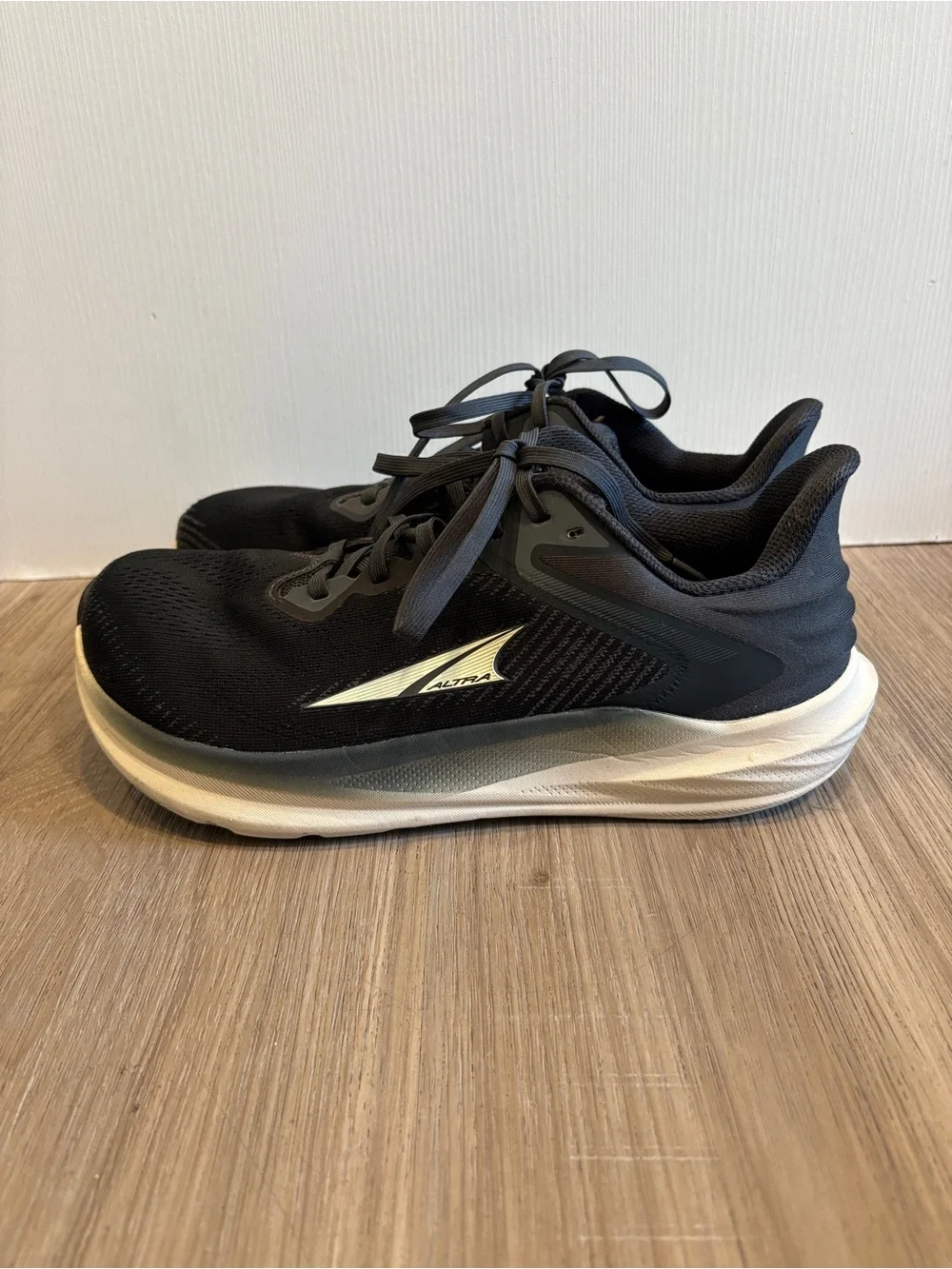 Altra Torin 8 Mens Size 8 Wide Black White Athletic Running Walking Sneakers